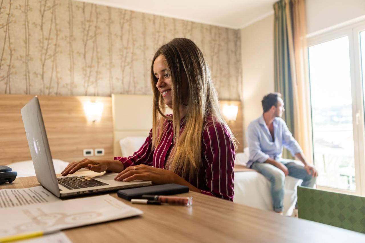 Hotel Prestige Montesilvano Marina Zewnętrze zdjęcie