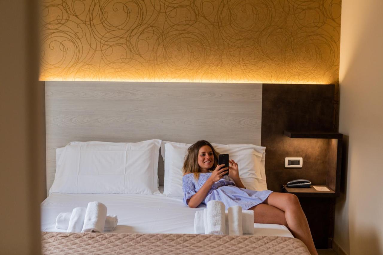 Hotel Prestige Montesilvano Marina Zewnętrze zdjęcie