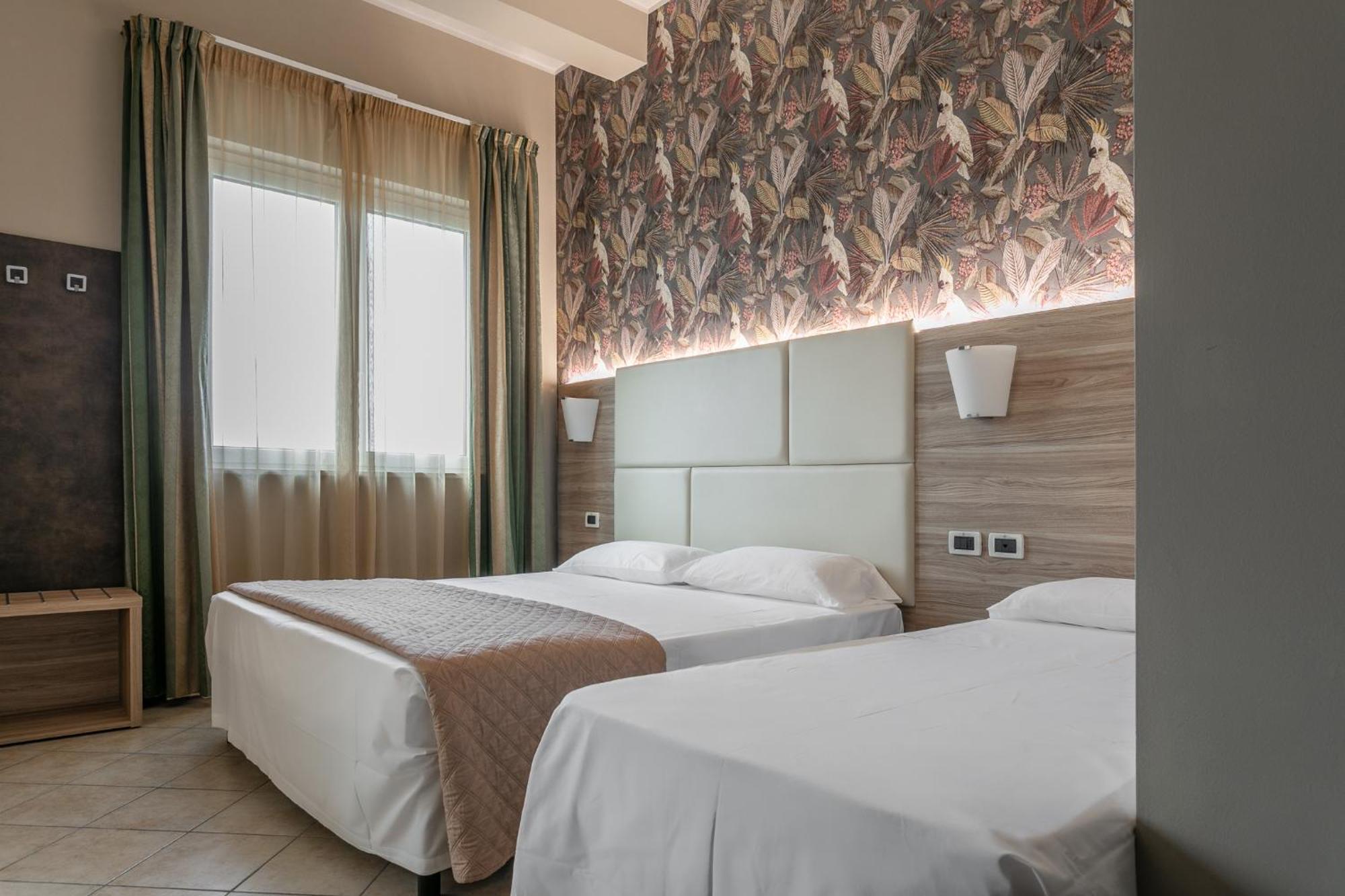 Hotel Prestige Montesilvano Marina Zewnętrze zdjęcie