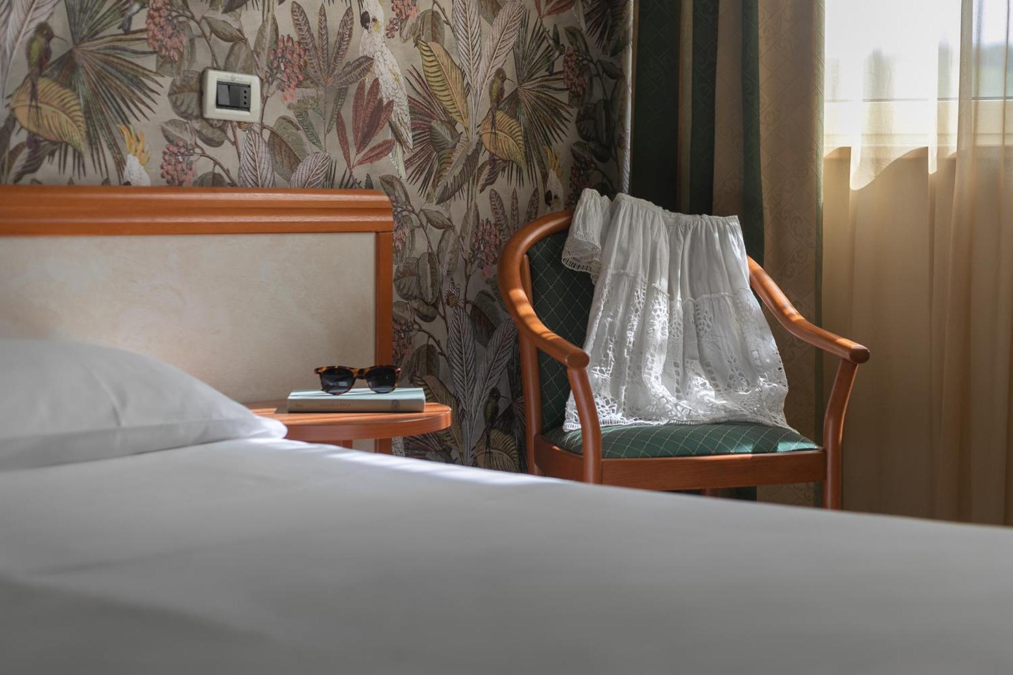 Hotel Prestige Montesilvano Marina Zewnętrze zdjęcie