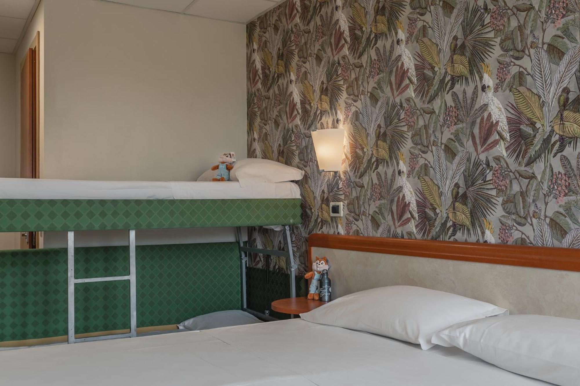 Hotel Prestige Montesilvano Marina Zewnętrze zdjęcie