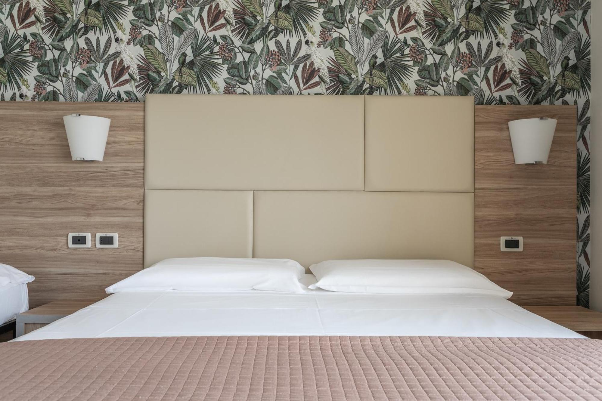 Hotel Prestige Montesilvano Marina Zewnętrze zdjęcie