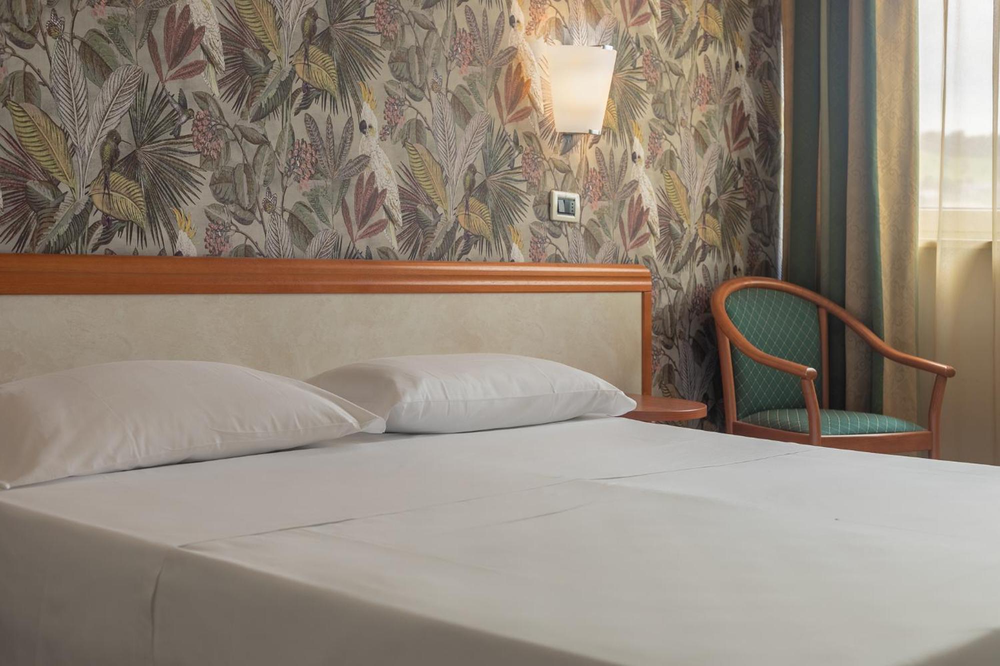Hotel Prestige Montesilvano Marina Zewnętrze zdjęcie