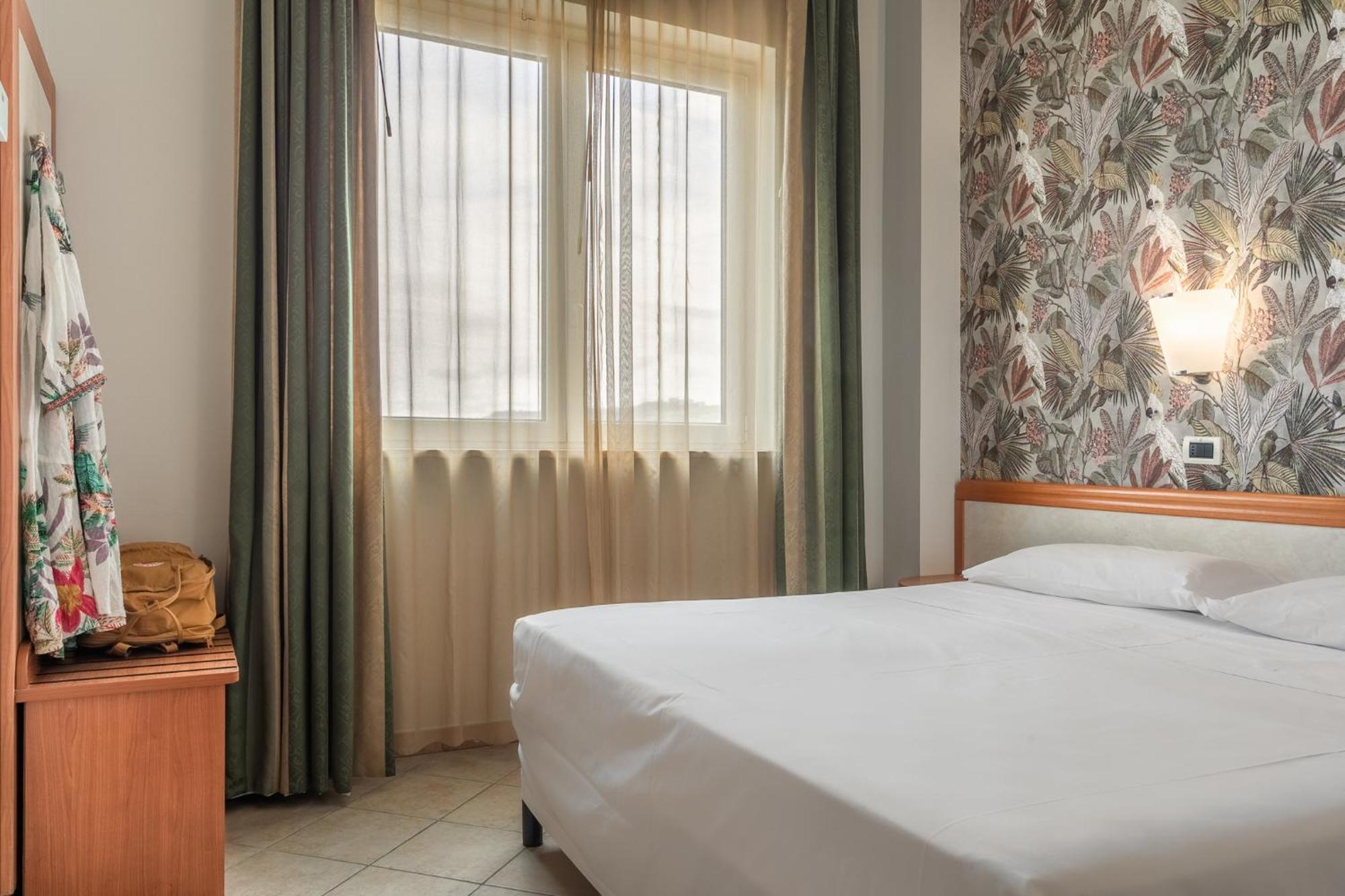 Hotel Prestige Montesilvano Marina Zewnętrze zdjęcie