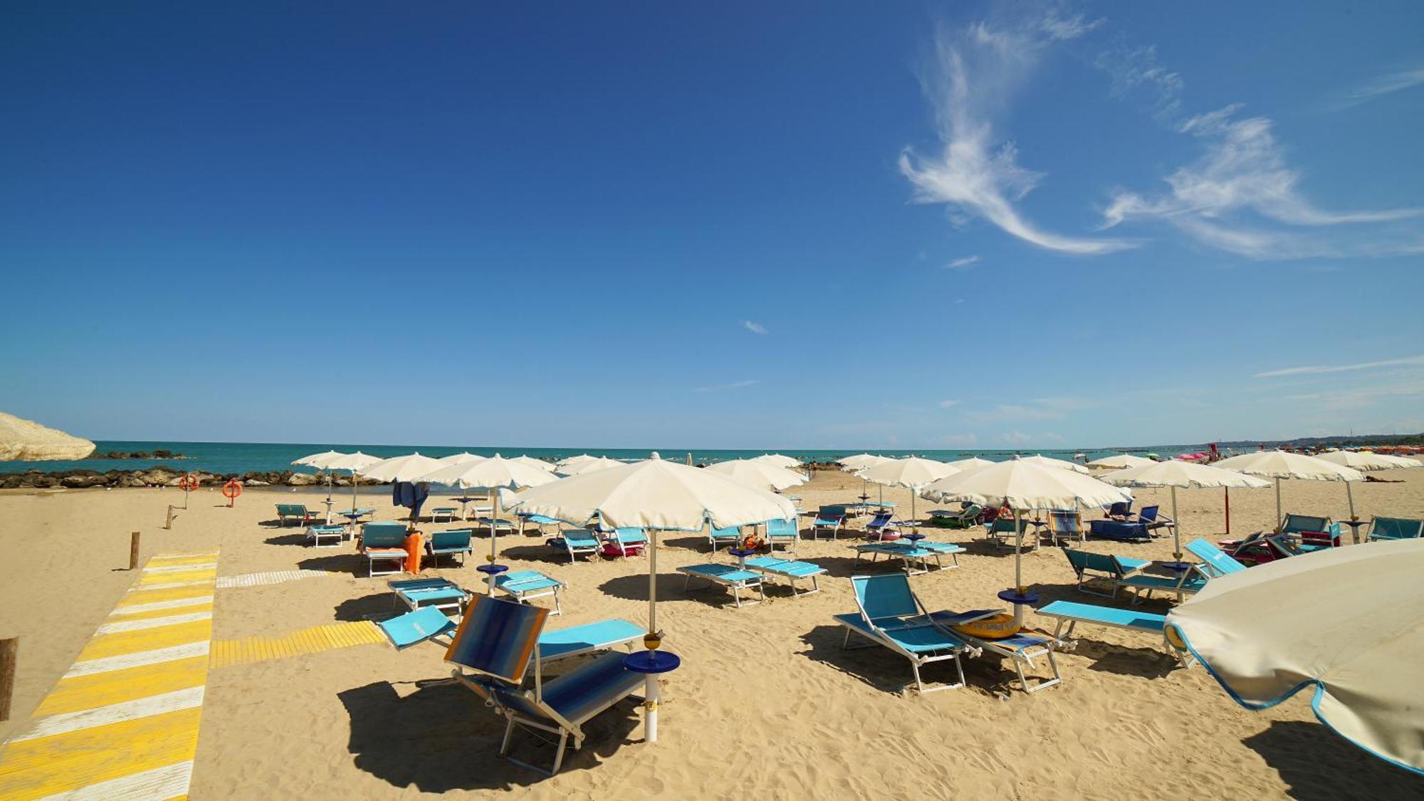Hotel Prestige Montesilvano Marina Zewnętrze zdjęcie