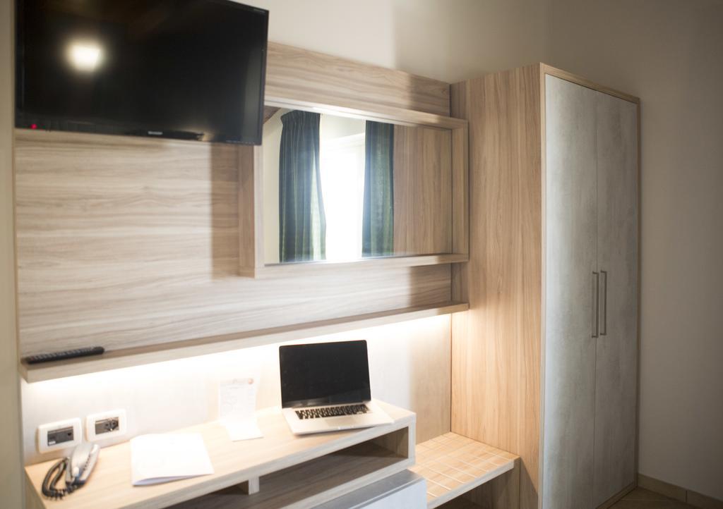 Hotel Prestige Montesilvano Marina Zewnętrze zdjęcie