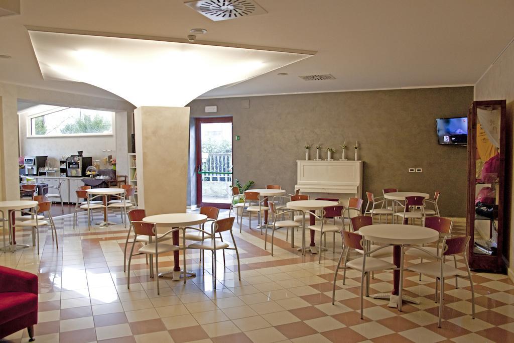 Hotel Prestige Montesilvano Marina Zewnętrze zdjęcie